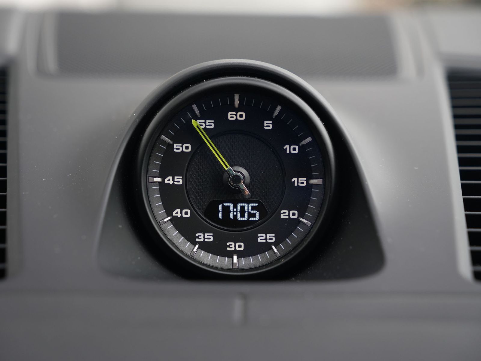 Porsche E-Hybrid MY24-INNODRIVE-ACC-LUFTF.-PANO-BOSE-RS