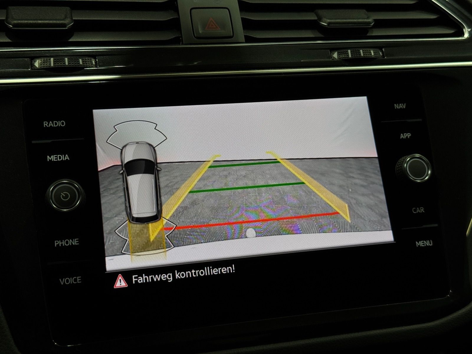 Volkswagen Tiguan R-Line 2.0 TDI DSG 4M - Samsaru's Car Outlet
