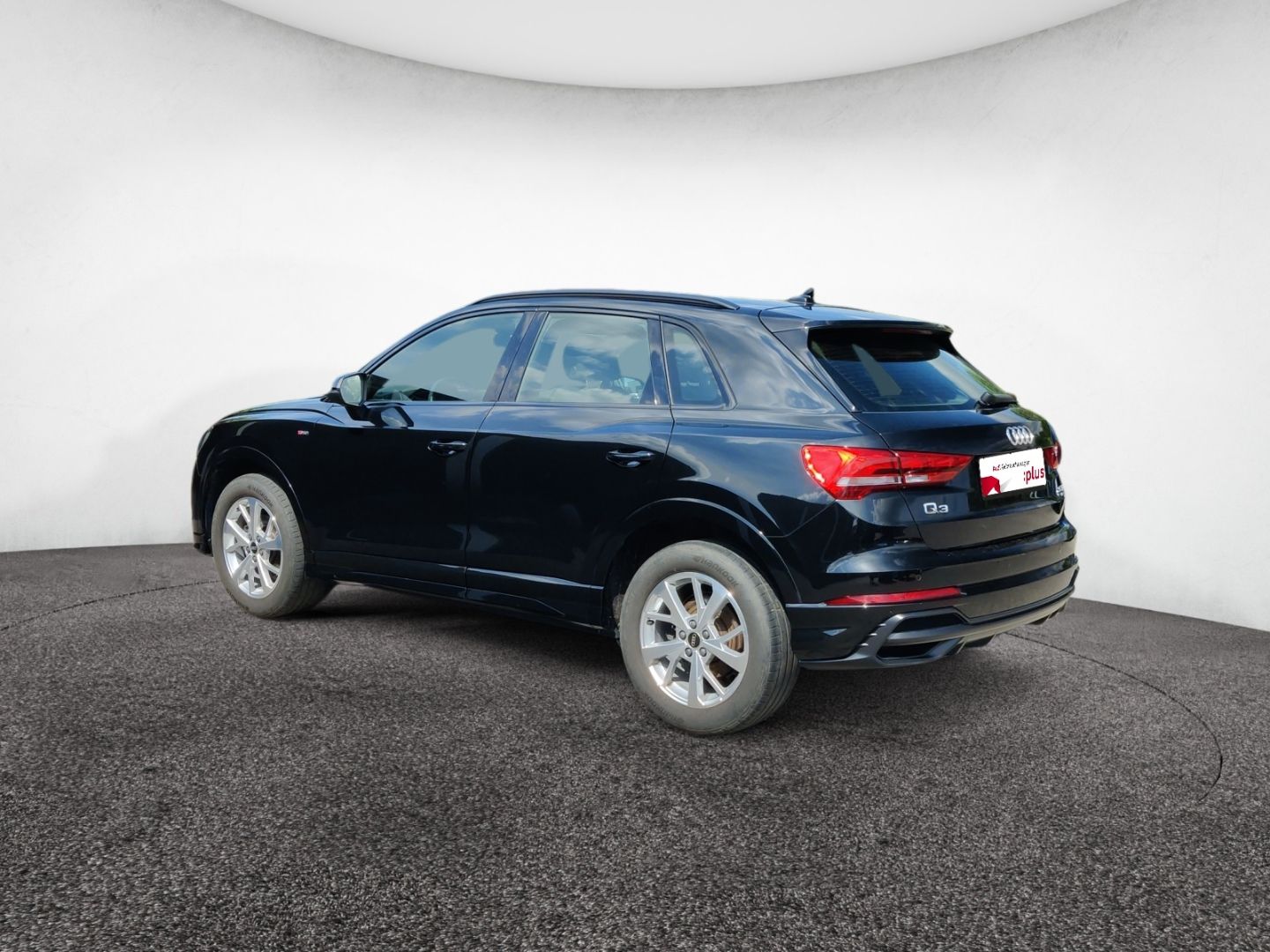 Audi Q3 35 TDI quattro S line - Samsaru's Car Outlet