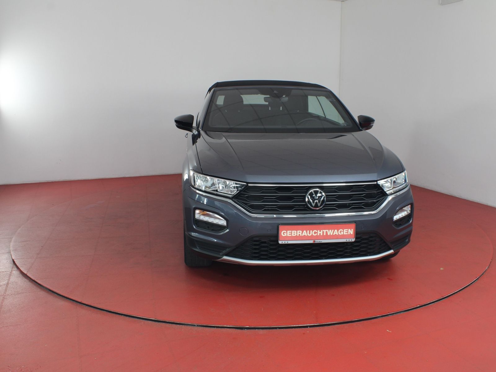 Volkswagen T-Roc 1.0 TSI - Samsaru's Car Outlet