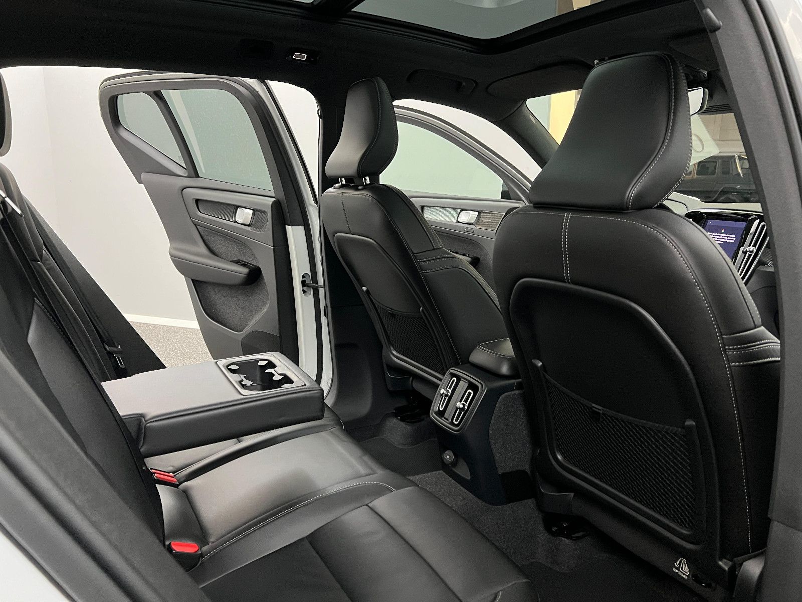 Volvo XC 40 Recharge Pro 360*PANO*MEMO*H&K*INTI-LIGHT