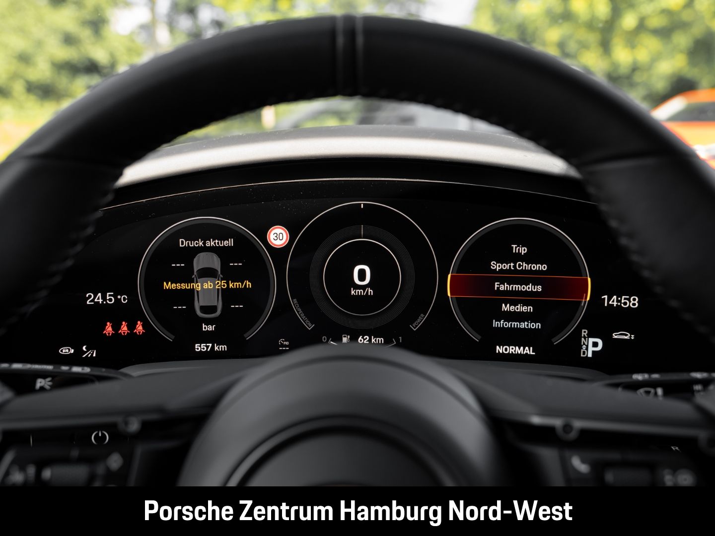 Porsche Taycan Turbo S Cross Turismo Burmester HUD PDCC