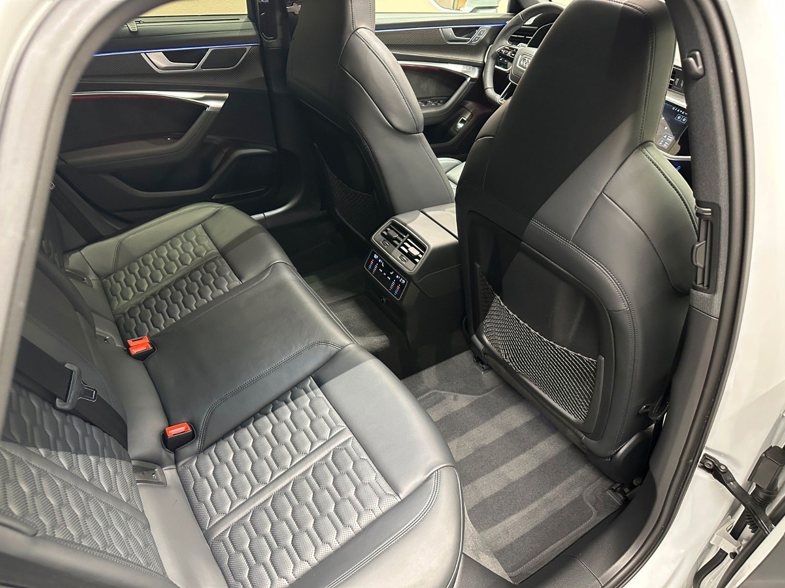 Audi RS6 Avant 4.0 TFSI quattro *1.HAND*KERAMIK*PANO*