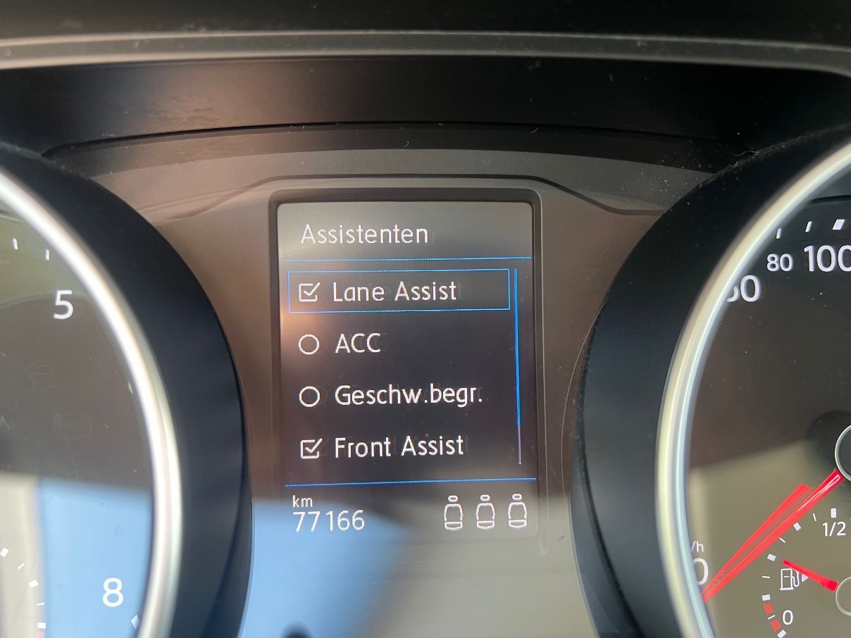 Volkswagen Tiguan LIFE - Samsaru's Car Outlet
