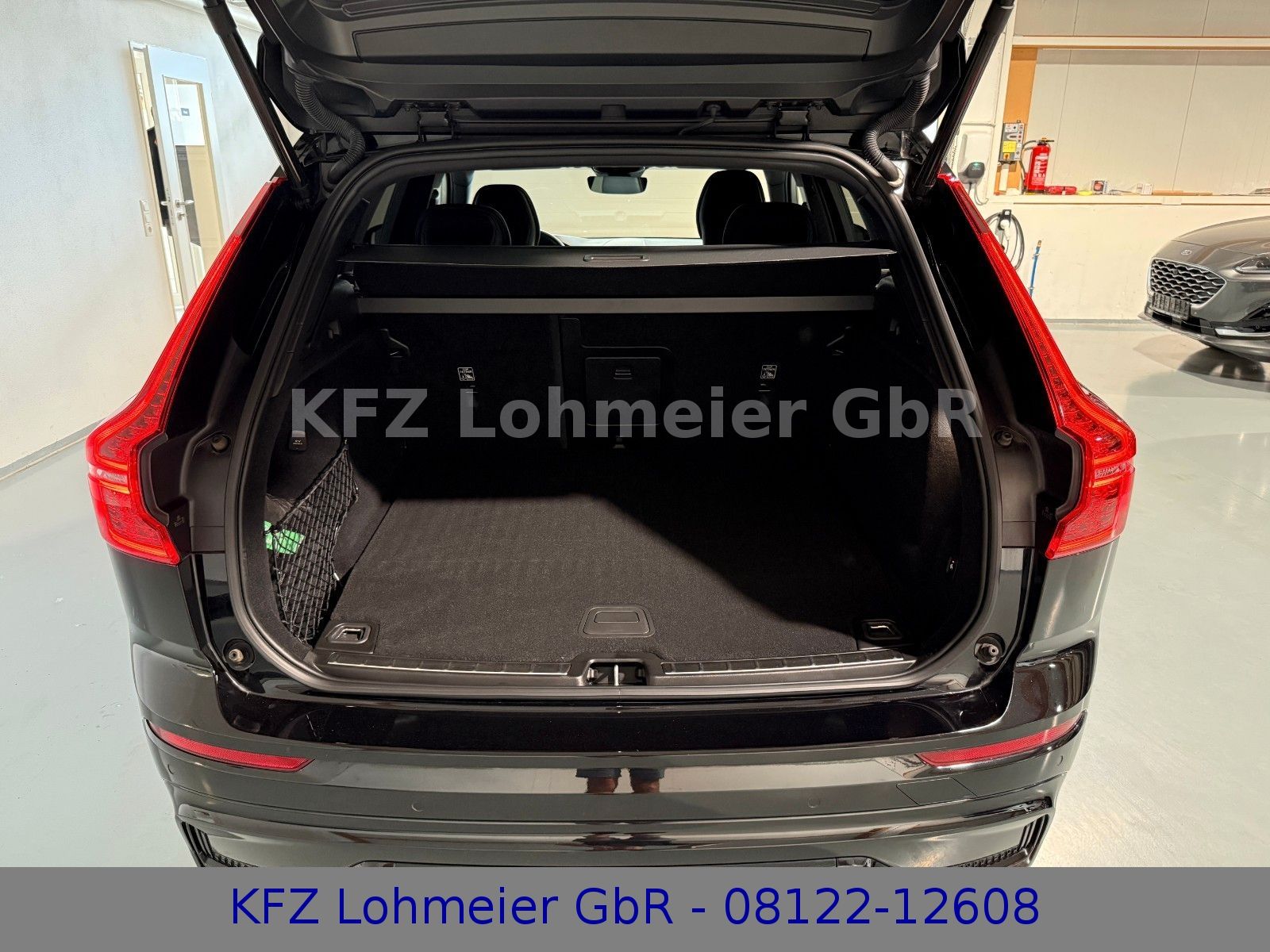 Volvo XC60 R Design Recharge Plug-In Hybrid AWD *Voll*