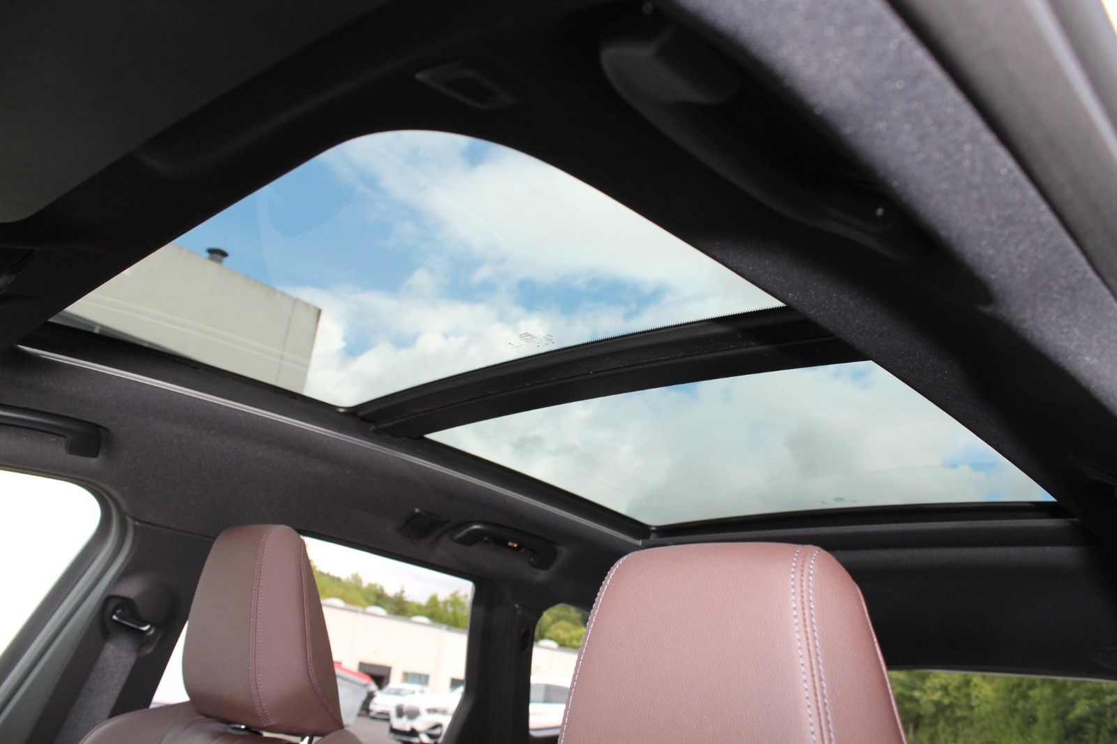 BMW X1 xDrive 23i M-Sport - Samsaru's Car Outlet