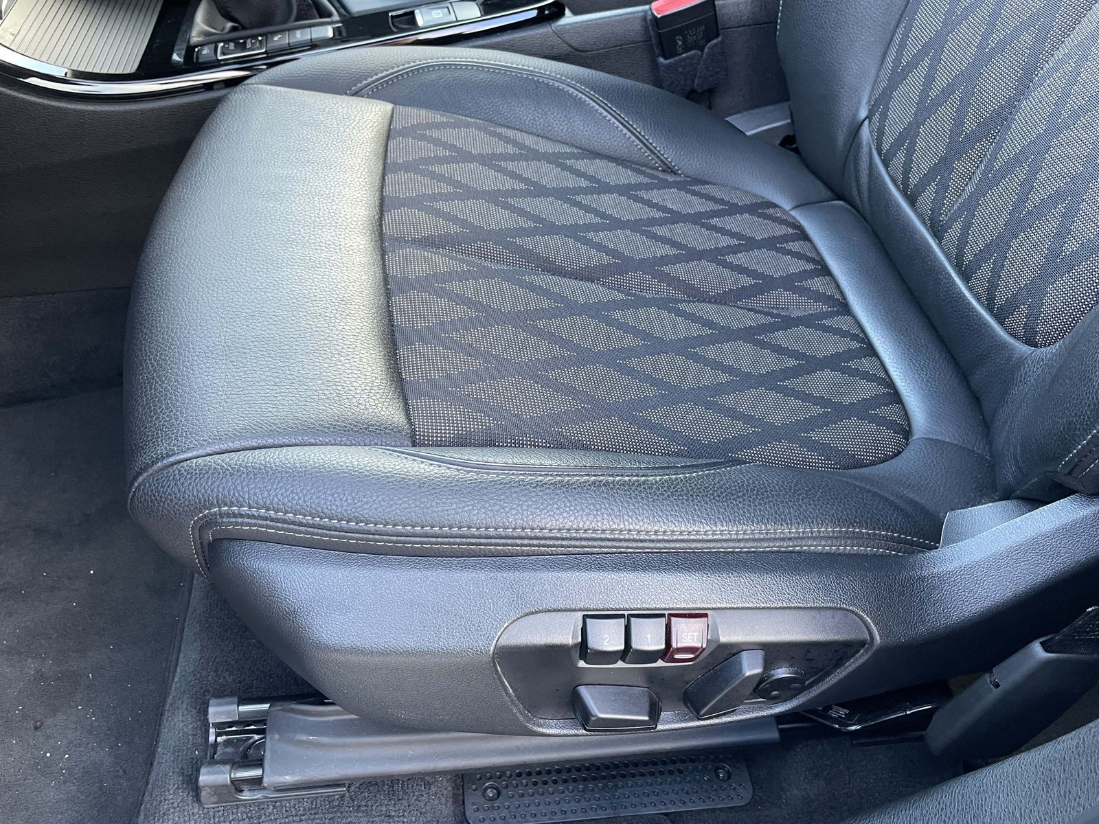 BMW X1 xDrive25e xLine - Samsaru's Car Outlet