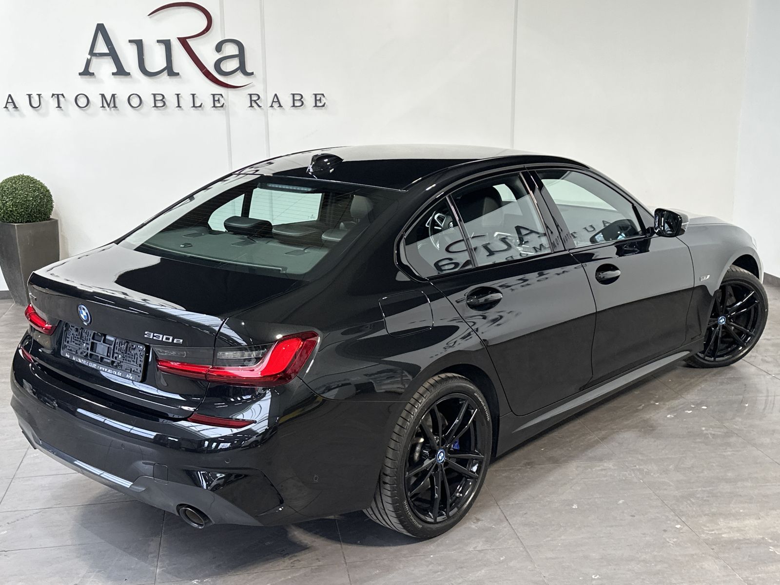 BMW 330e xDrive M-Sport NAV+LASER+360°+HEAD-UP+19ZO