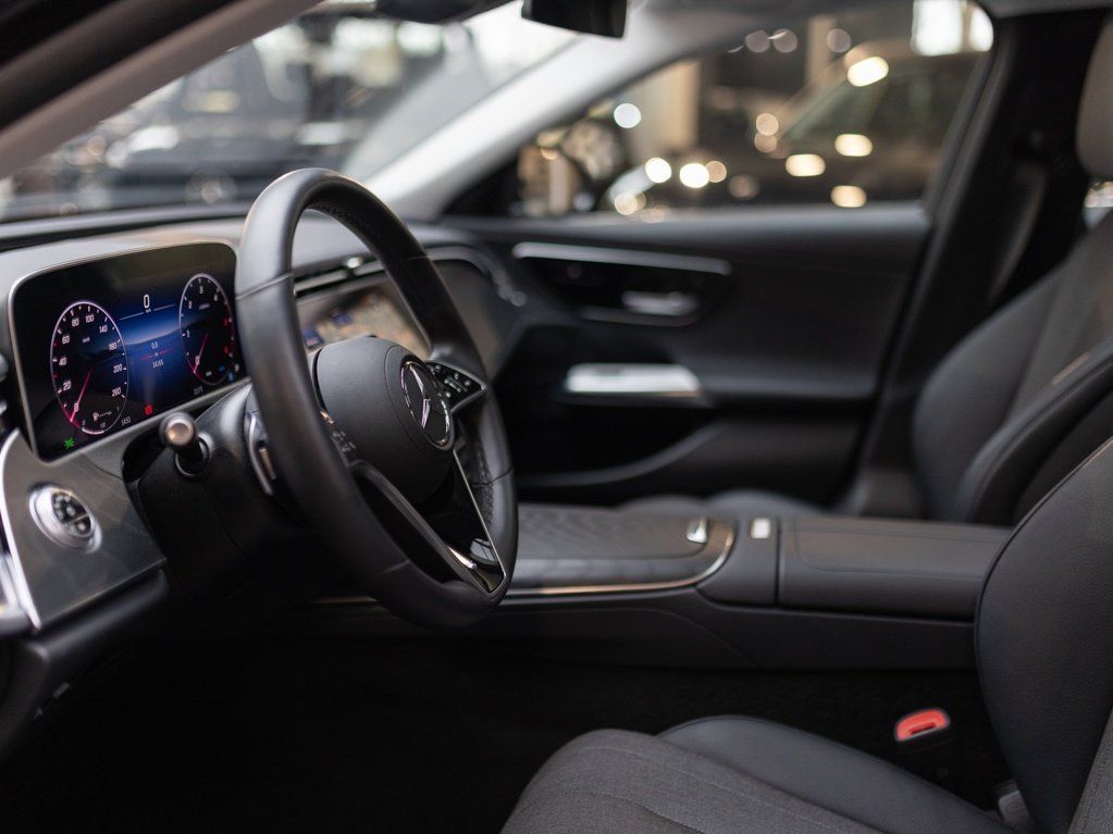 Mercedes-Benz E 220 d Avantgarde Advanced - Samsaru's Car Outlet