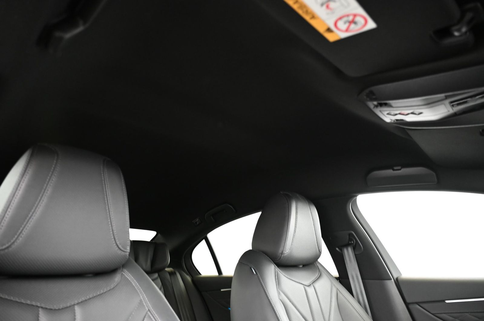 DS Automobiles DS9 1.6 E-Tense 250 RIVOLI+ UVP 68.000 EUR
