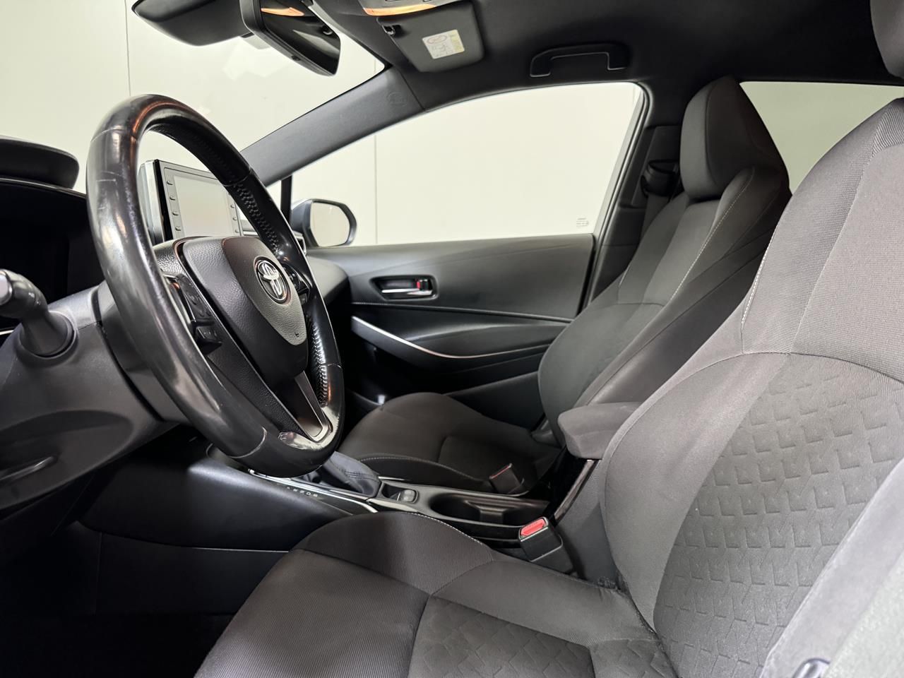 Toyota Corolla 1.8 Hybrid - Samsaru's Car Outlet