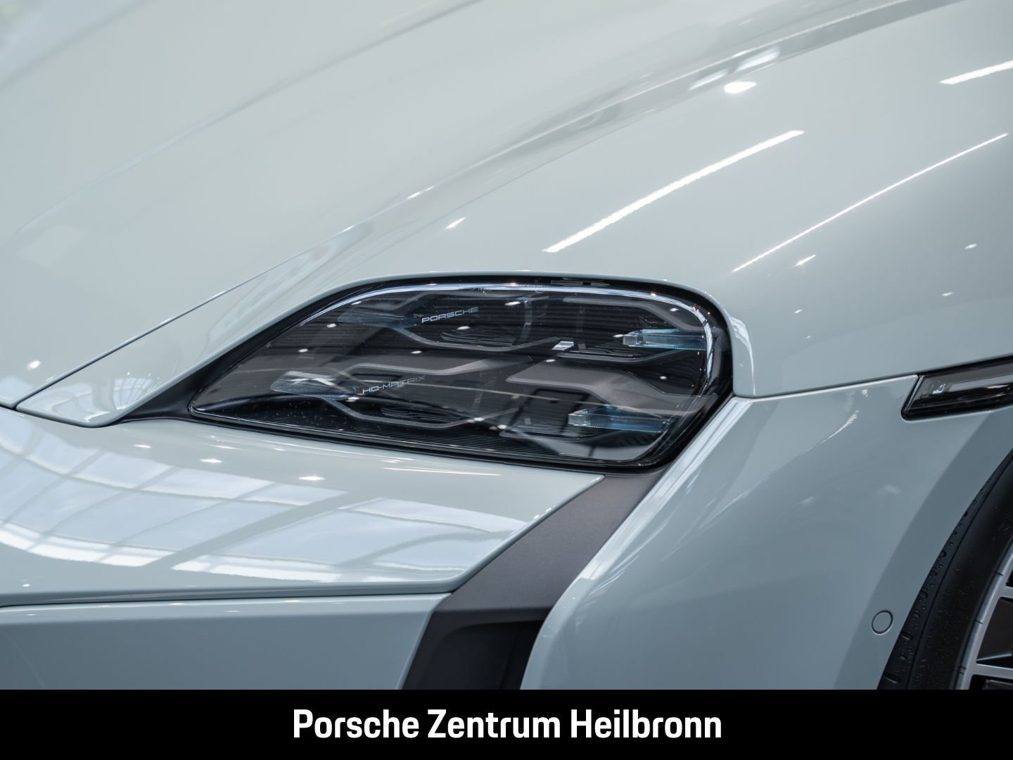 Porsche Taycan Turbo S Burmester Surround-View Head-Up