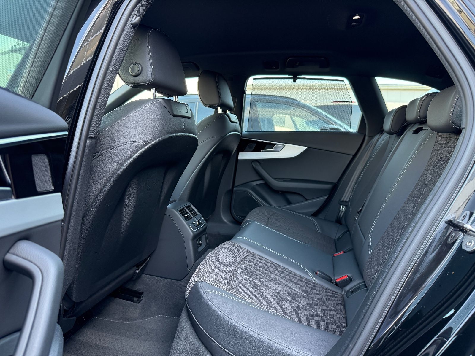 Audi A4 Avant 40 TDI S-Line - Samsaru's Car Outlet