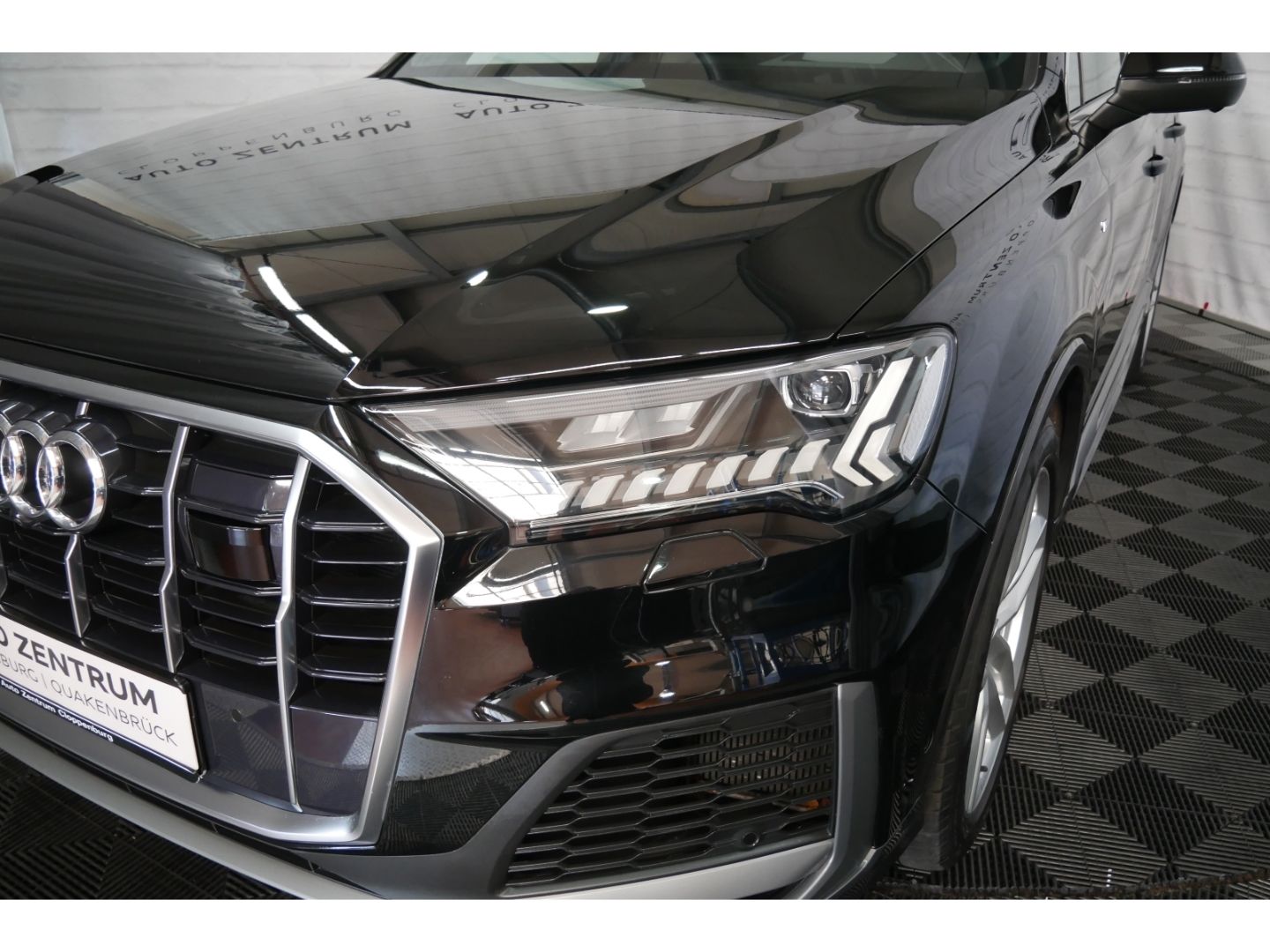 Audi Q7 50 TDI S line  Pano+Matrix+Virt+HuD+S-Sitz+7-