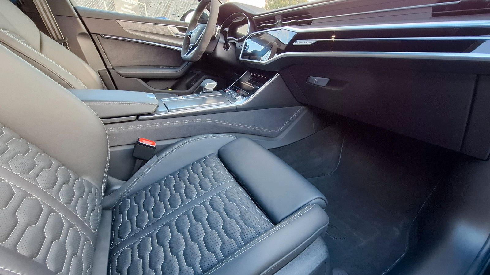 Audi RS 6 Avant 4.0 TFSI quattro performance AHK