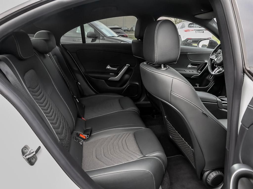 Mercedes-Benz CLA 180 Progressive - Samsaru's Car Outlet