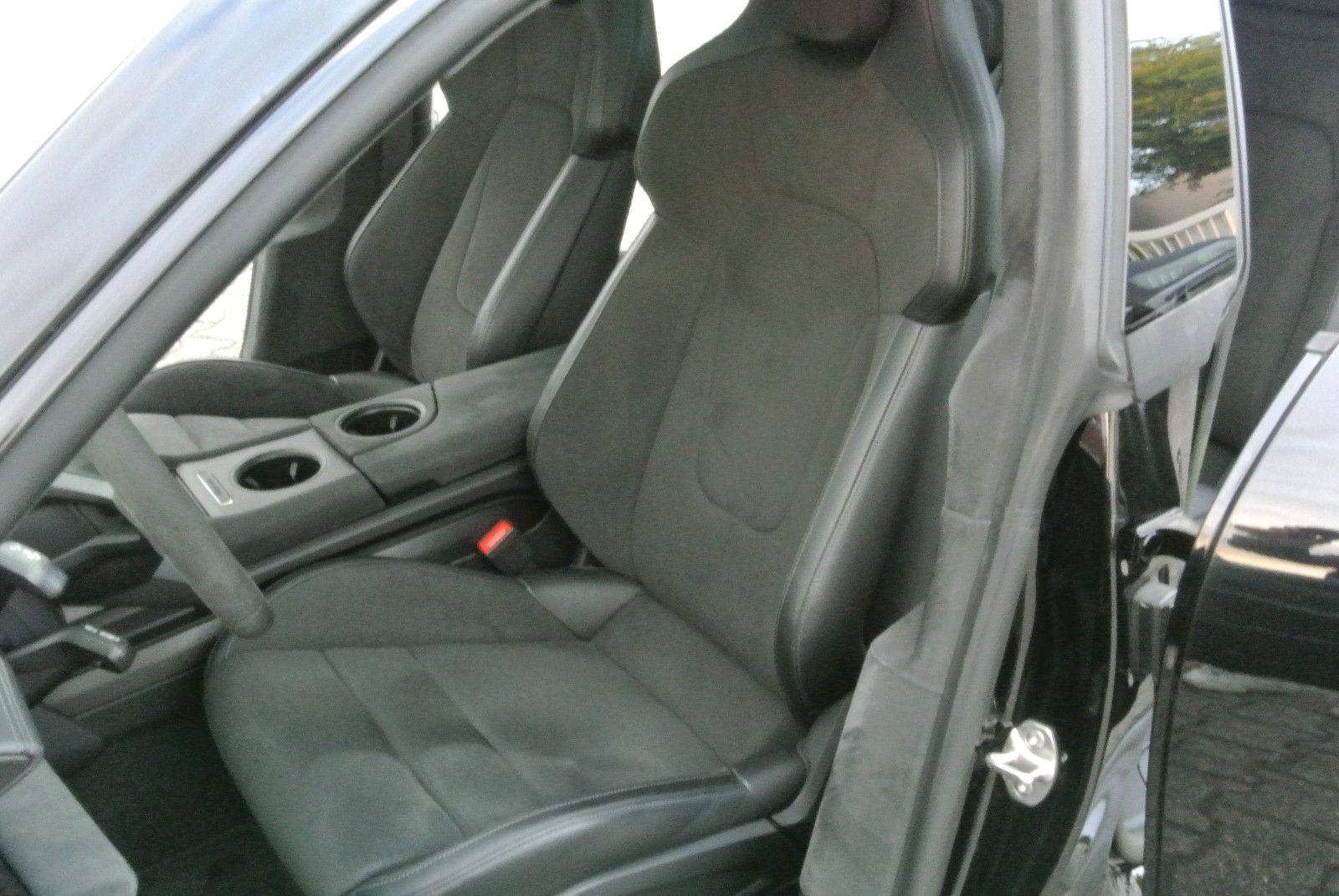 Porsche Taycan GTS,schw/schw,luft,pano,21";Kamera