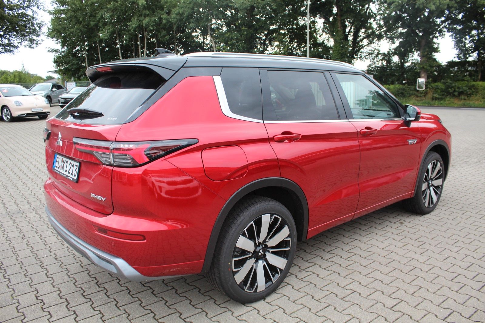 Mitsubishi Plug-in Hybrid Outlander Plug-in Hybrid TOP