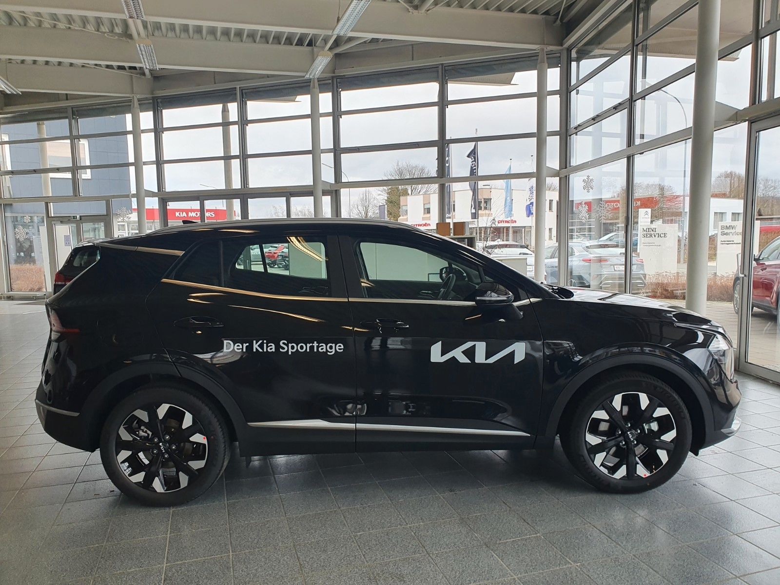 Kia Sportage 1.6T PHEV Vision 4WD - Samsaru's Car Outlet