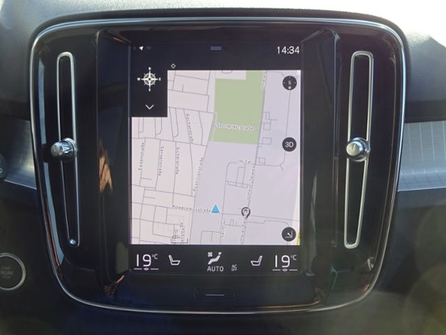 Volvo XC40 T4 Inscription Plug-In 2WD AHK ACC PANO