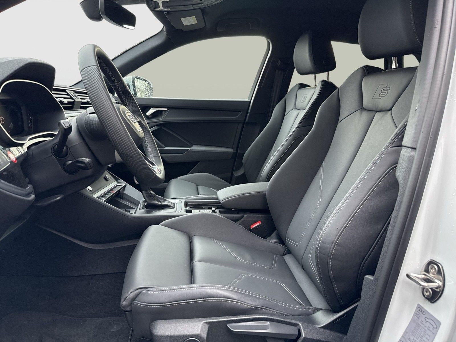 Audi Q3 40 quattro S LINE STANDHZ. AHK 360°CAM LM20