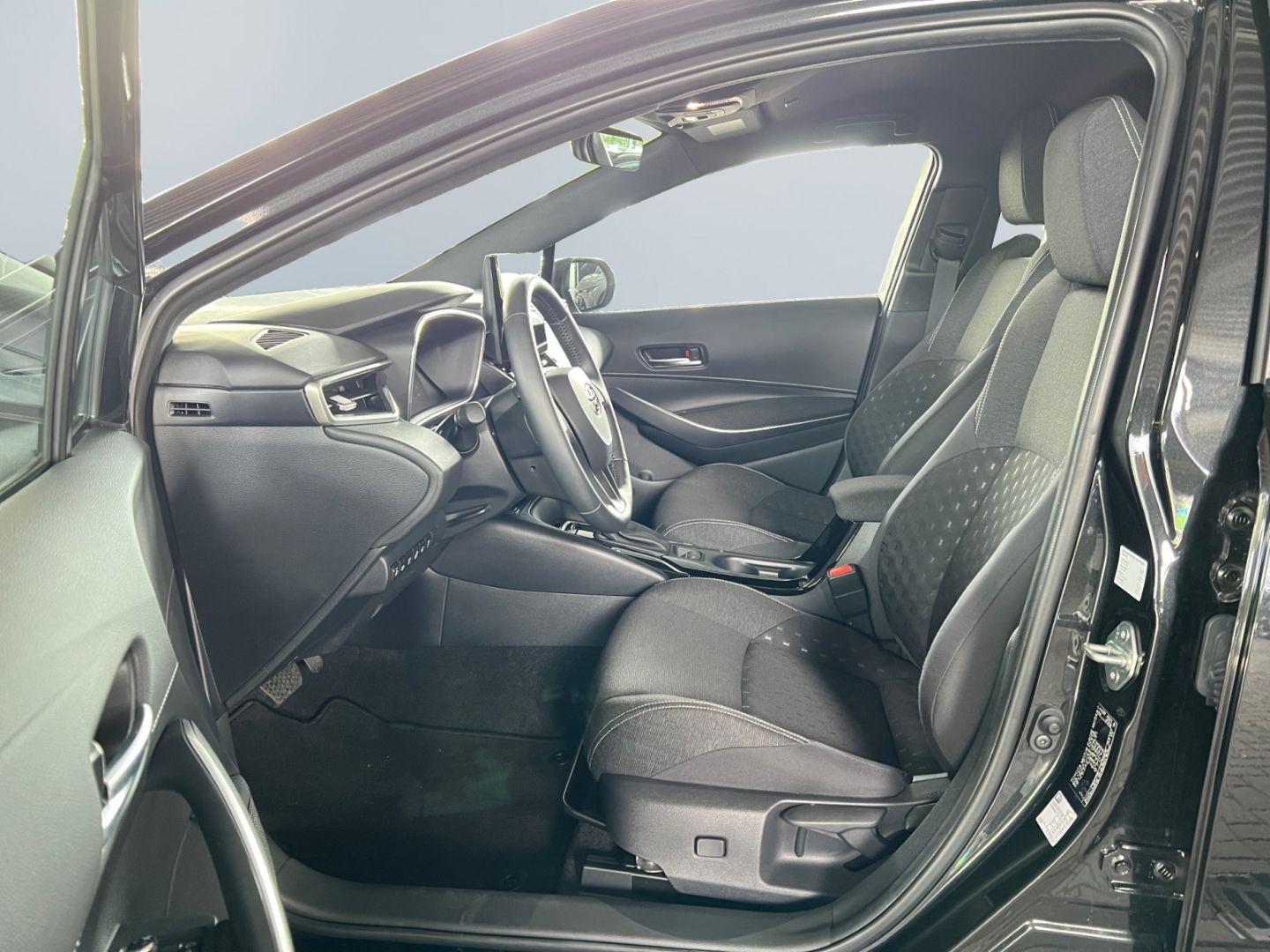 Toyota Corolla 1.8 Hybrid TS Business Edition *SHZ*CAM*