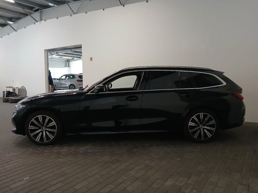 BMW 320d Touring xDrive - Samsaru's Car Outlet