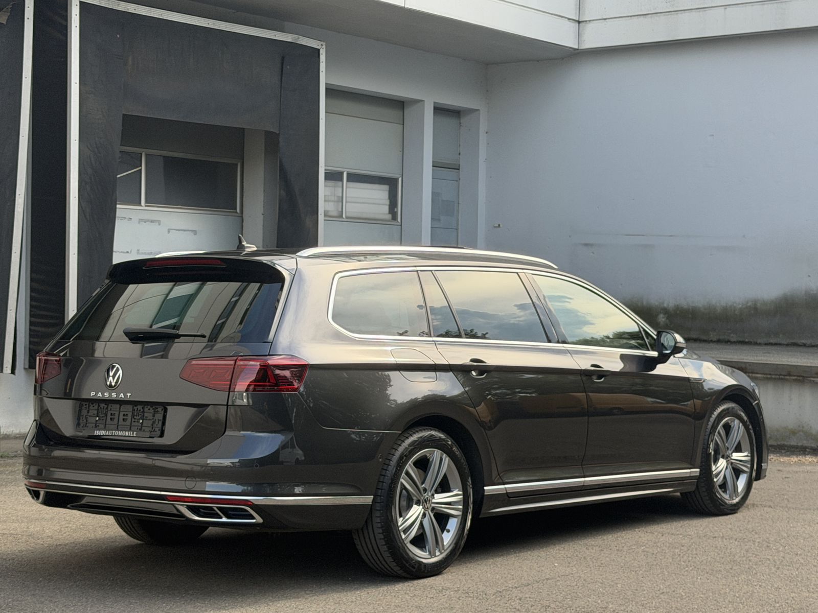 Volkswagen Passat R-Line LED Virtual Pano Massage H&K AHK