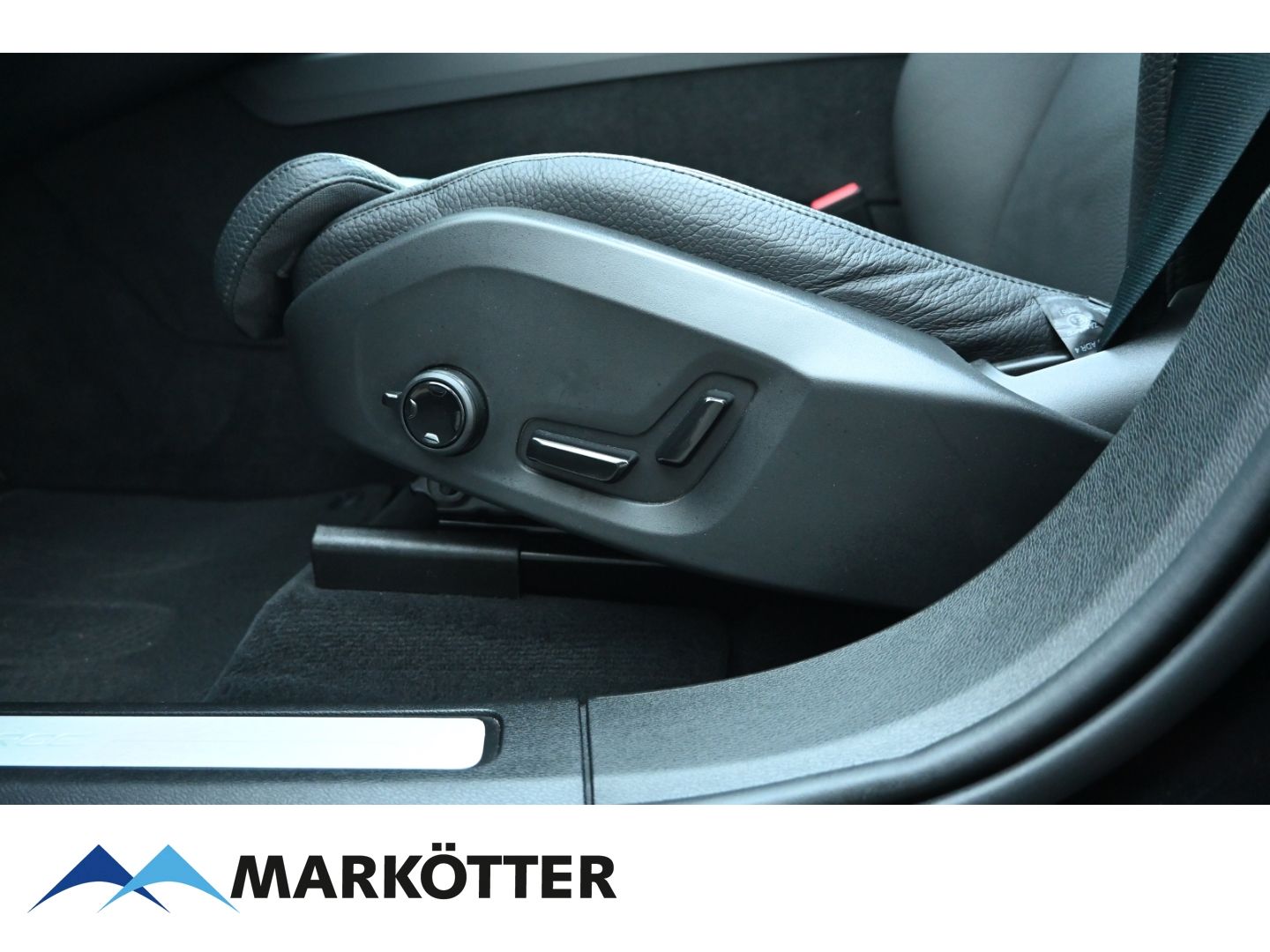 Volvo XC60 T8 Recharge Plus AWD - Samsaru's Car Outlet