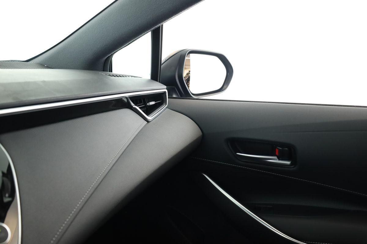 Toyota Corolla Touring Sports 2.0 CVT Team D Navi Kam