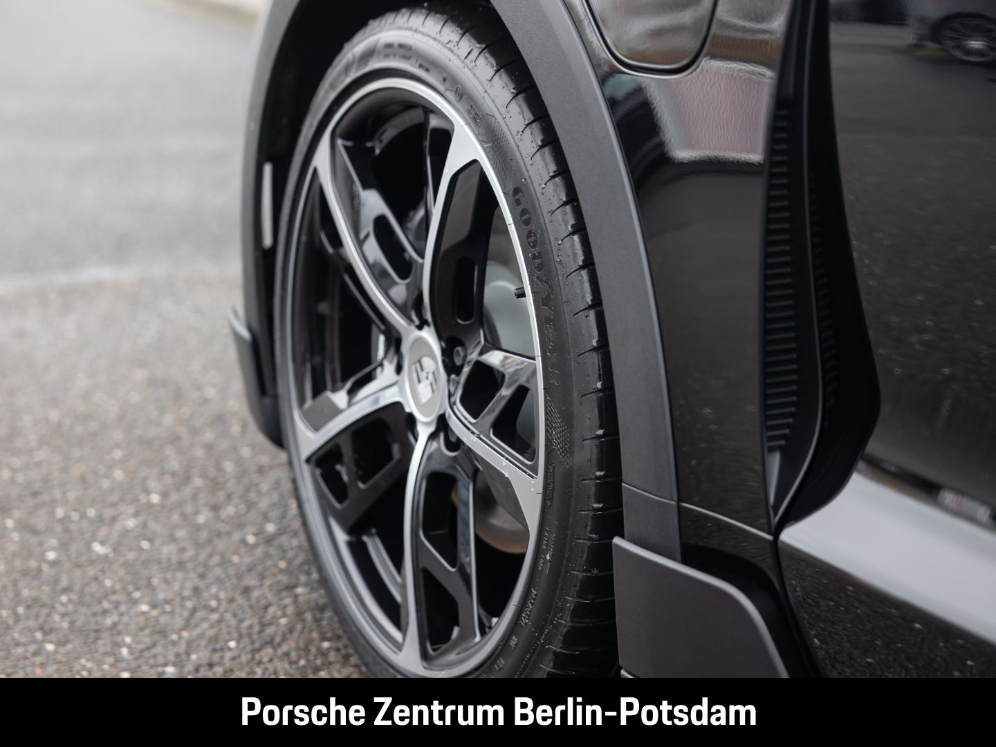 Porsche Taycan 4 Cross Turismo HD-Matrix InnoDrive 21-Zo