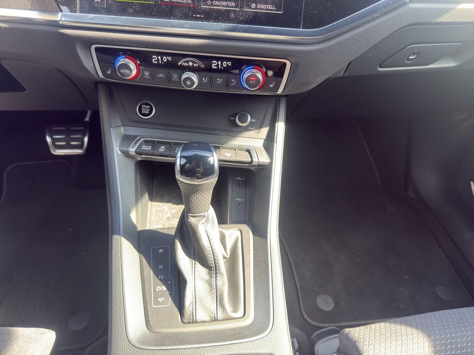 Audi Q3 40 TDI QUATTRO S-LINE+AHK+NAVI+MATRIX
