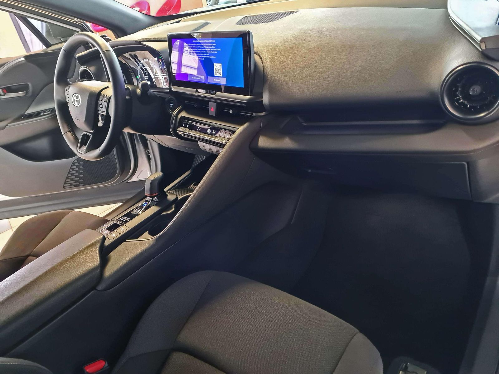 Toyota C-HR C-HR 1.8 Hybrid Team Deutschland + Allwette