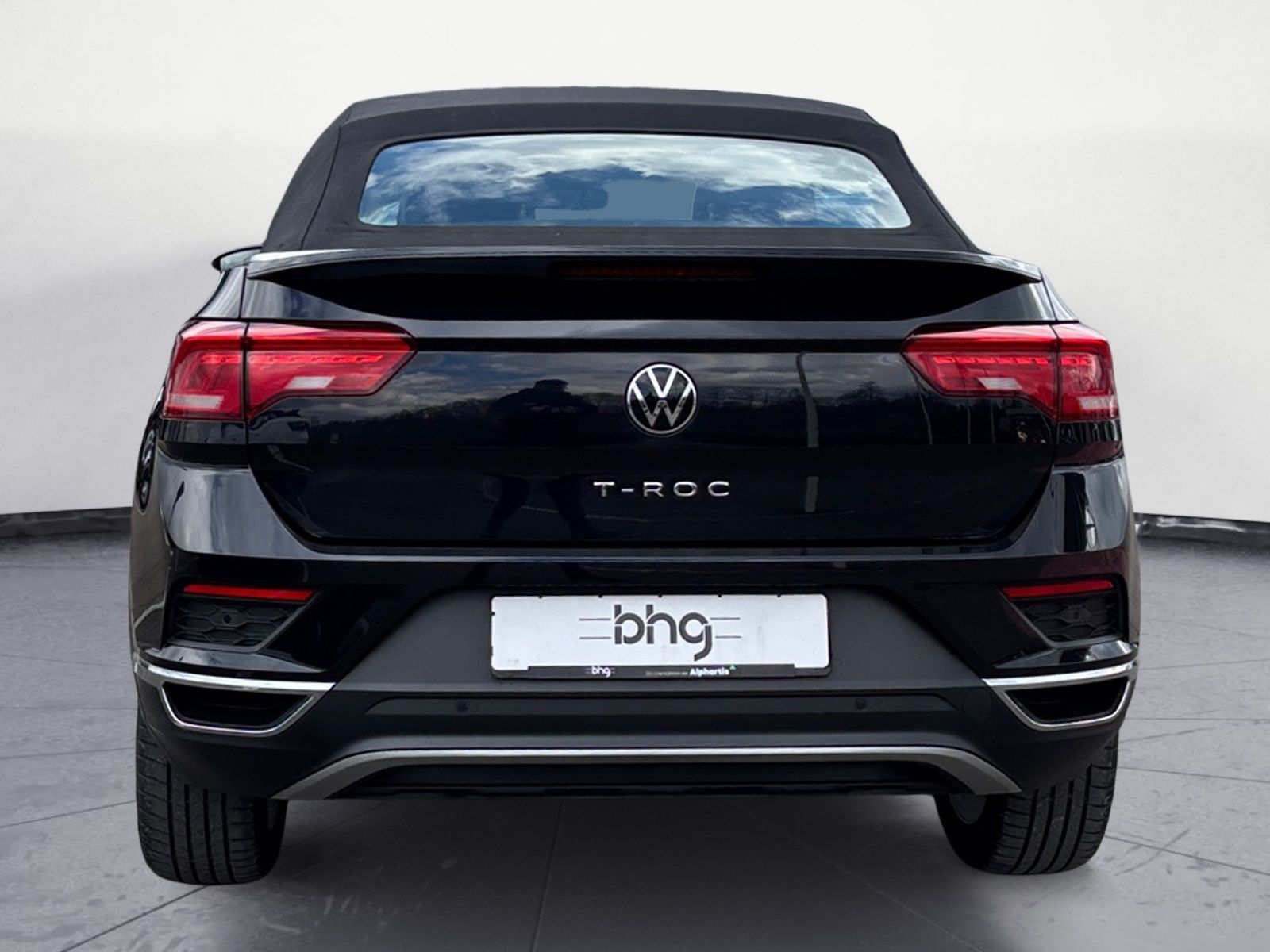Volkswagen T-Roc 1.5 TSI STYLE DSG - Samsaru's Car Outlet