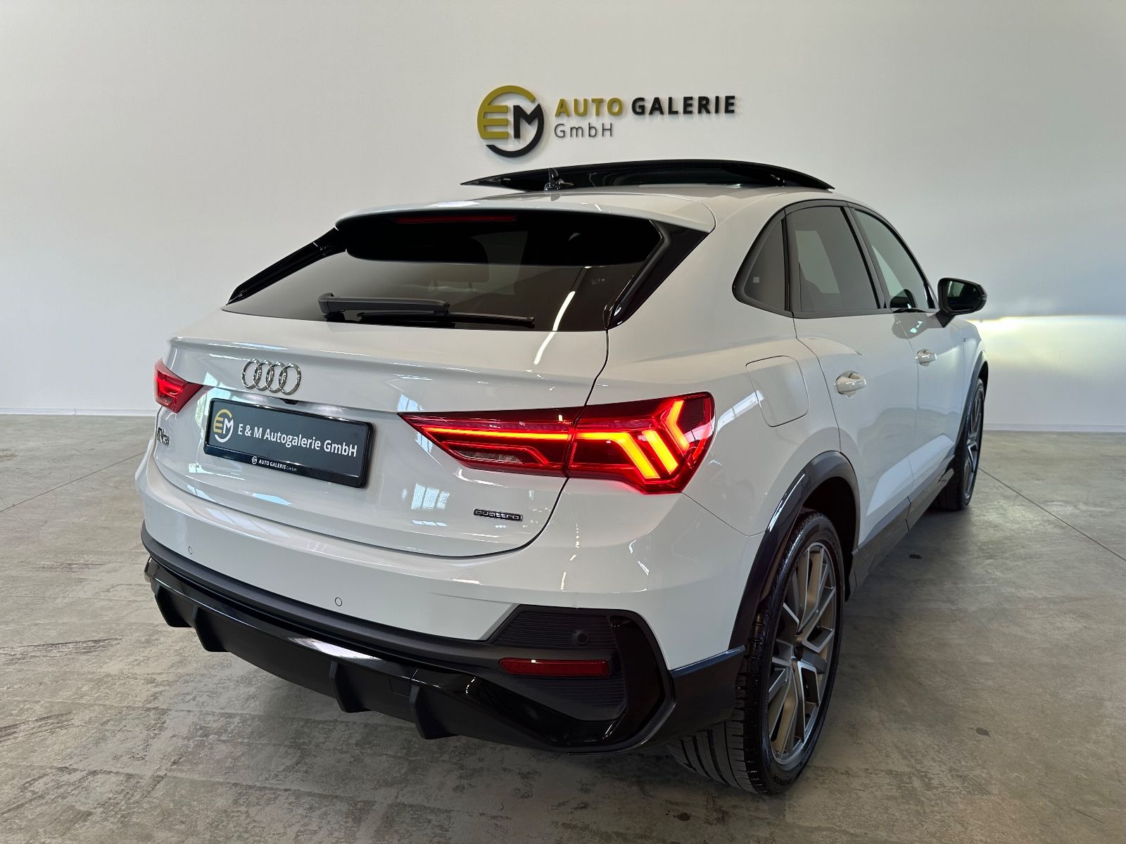 Audi Q3 Sportback 45 TFSI qu S line - Samsaru's Car Outlet