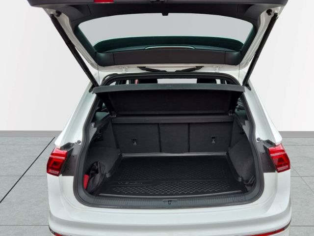 Volkswagen Tiguan R-Line 4Motion 2.0 TDI - Samsaru's Car Outlet