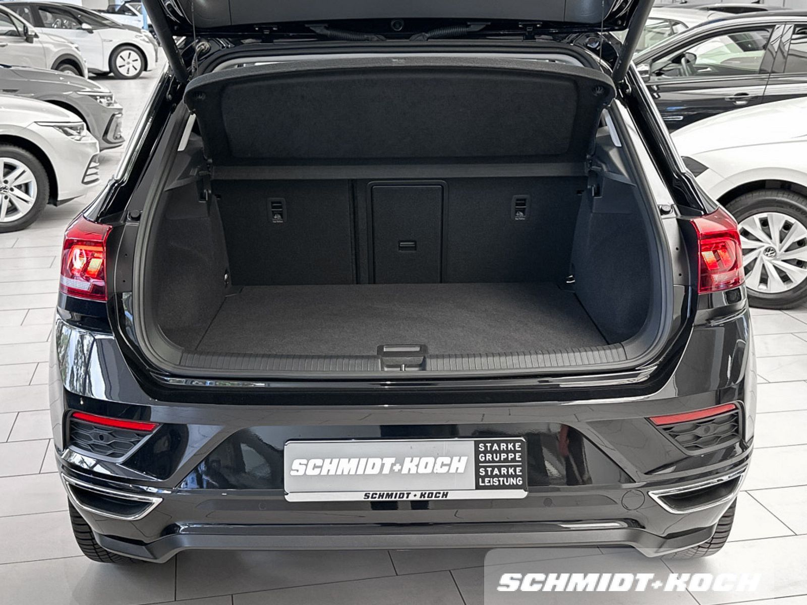 Volkswagen T-Roc 1.5 TSI R-LINE - Samsaru's Car Outlet