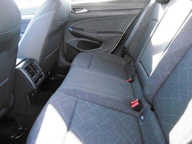 Volkswagen Golf VIII 1.5 TSI OPF Life - Samsaru's Car Outlet