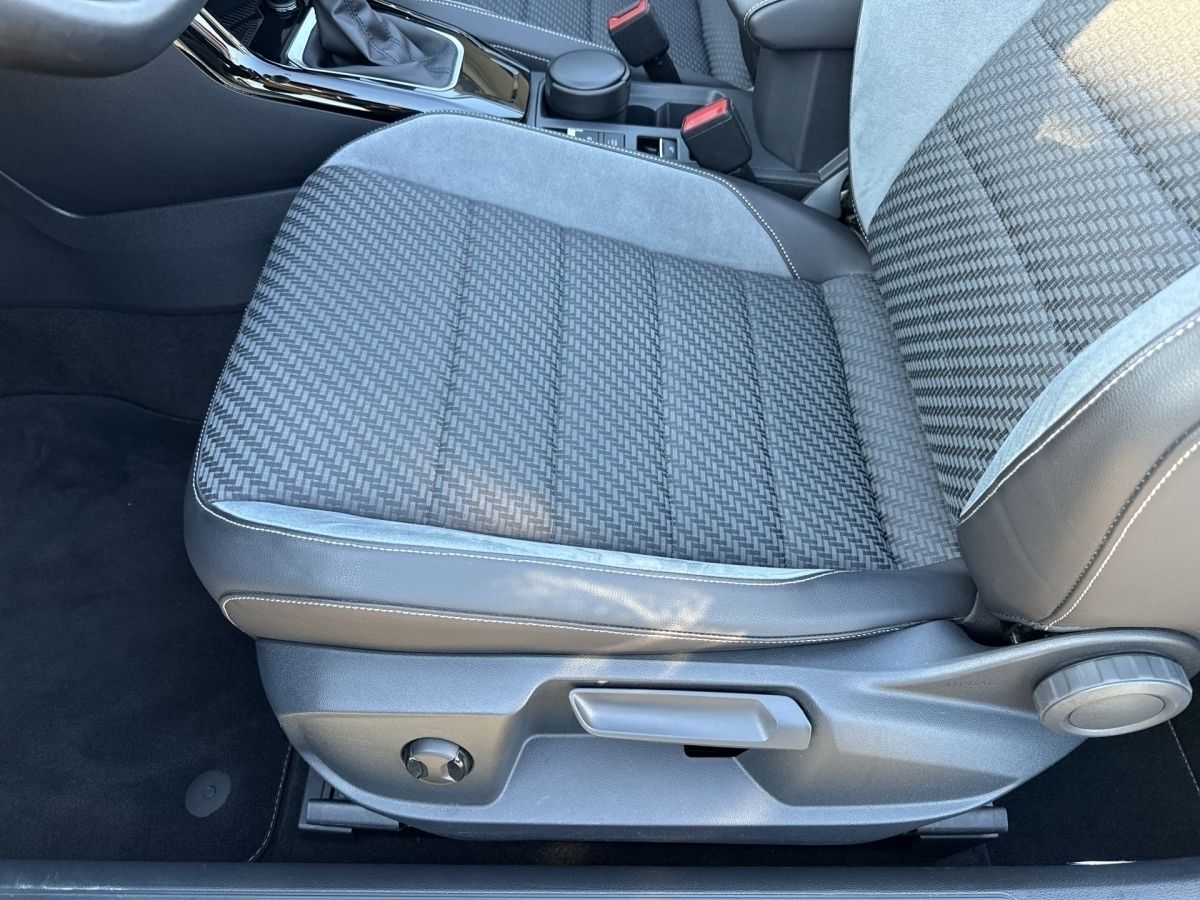 Volkswagen T-Roc Cabrio R-Line - Samsaru's Car Outlet