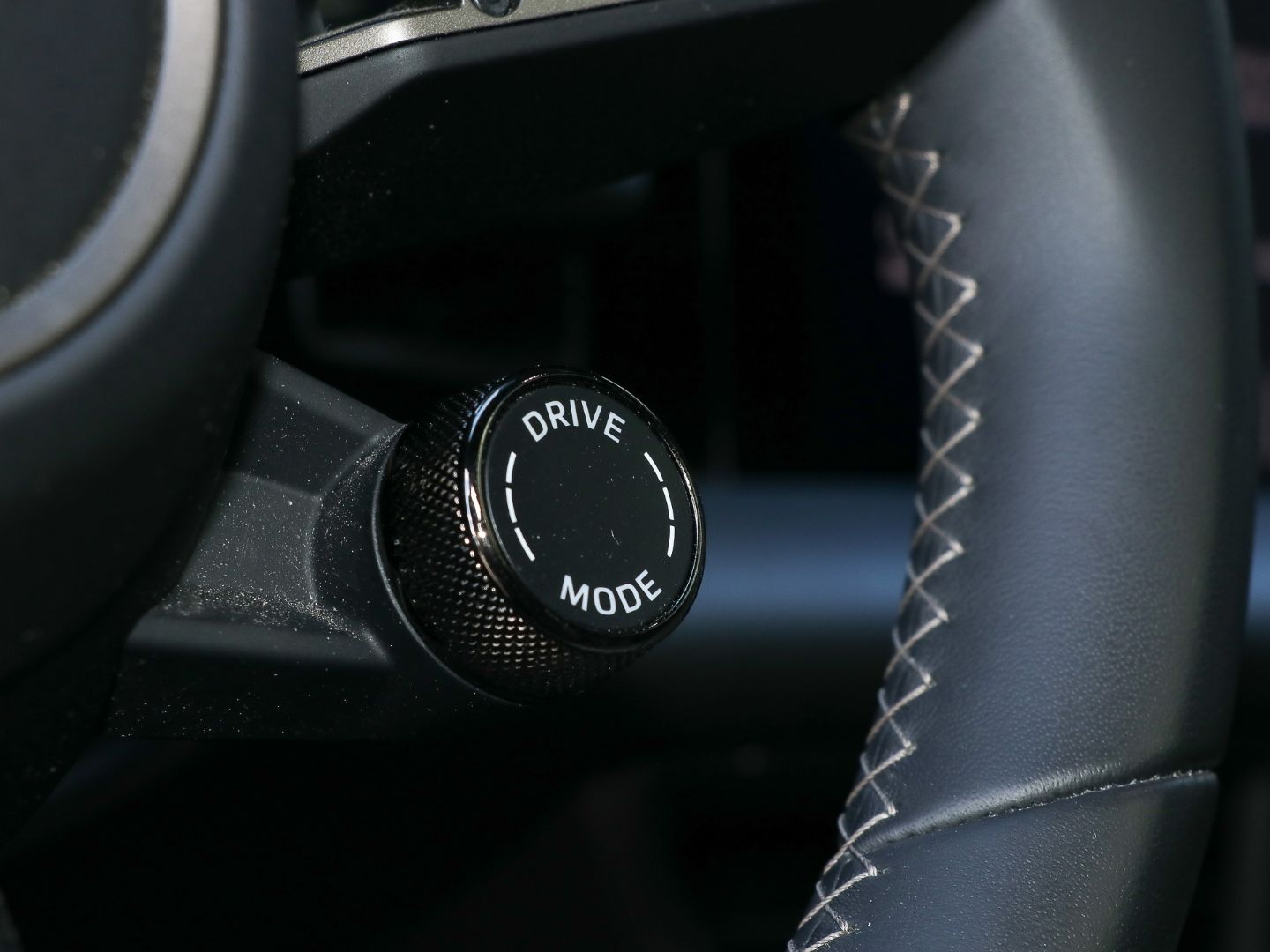 Porsche Macan Turbo Burmester InnoDrive HA-Lenkung