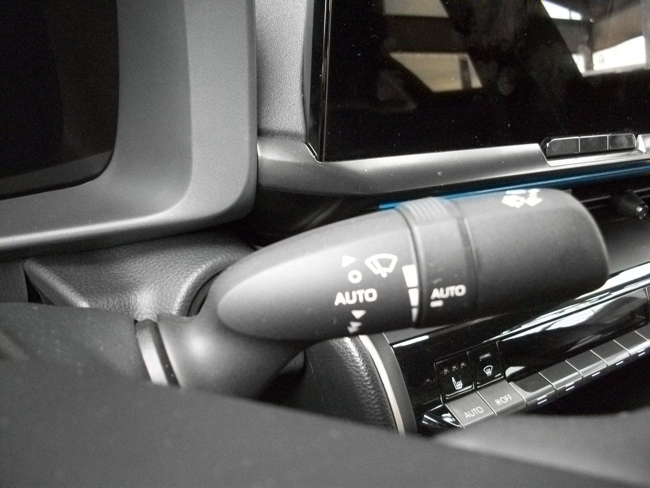Toyota C-HR 2,0 l Plug-In 4x2 Lounge