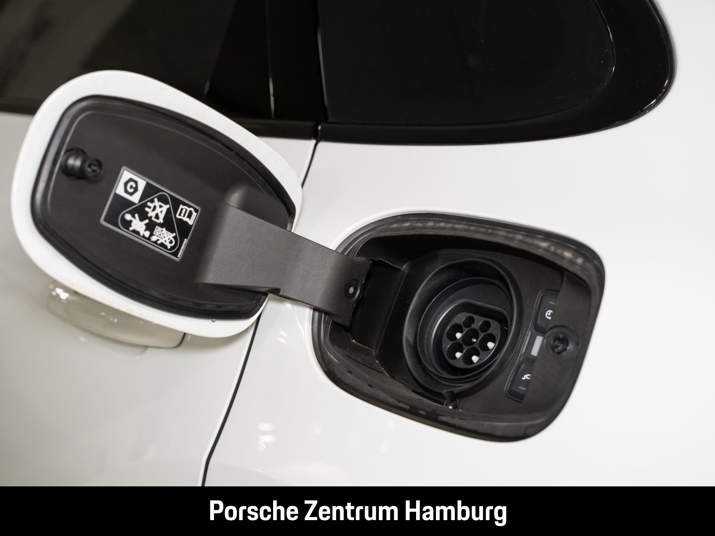 Porsche Cayenne E-Hybrid Pano PASM BOSE ACC 21-Zoll 360°