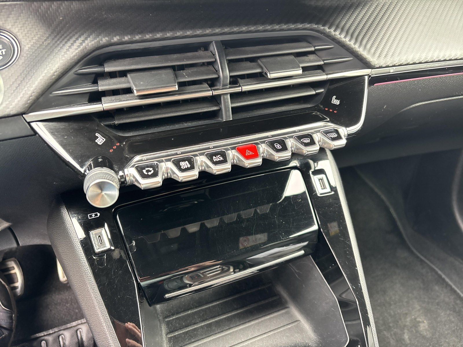 Peugeot 208 1.2 PURE TECH 100 GT - Samsaru's Car Outlet