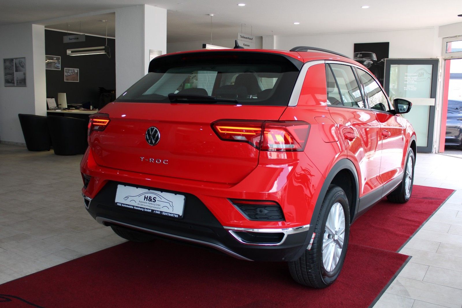 Volkswagen T-Roc 1.5 TSI Style - Samsaru's Car Outlet