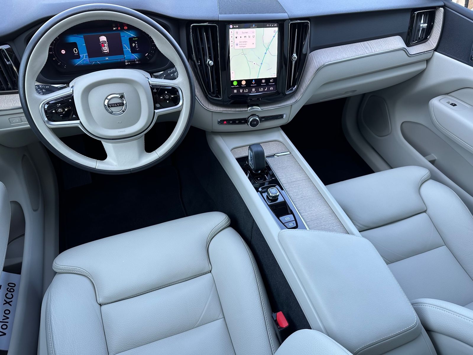 Volvo XC60 T6 AWD Recharge Core NAV+LED+PANO+AHK+STHZG