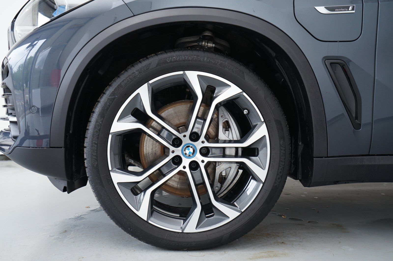 BMW X5 xDrive 45e (Navi AHK Pano HUD ACC B&W 360°)