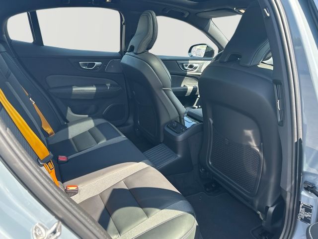 Volvo S60 Recharge T8 AWD Polestar Engineered 19'' HUD