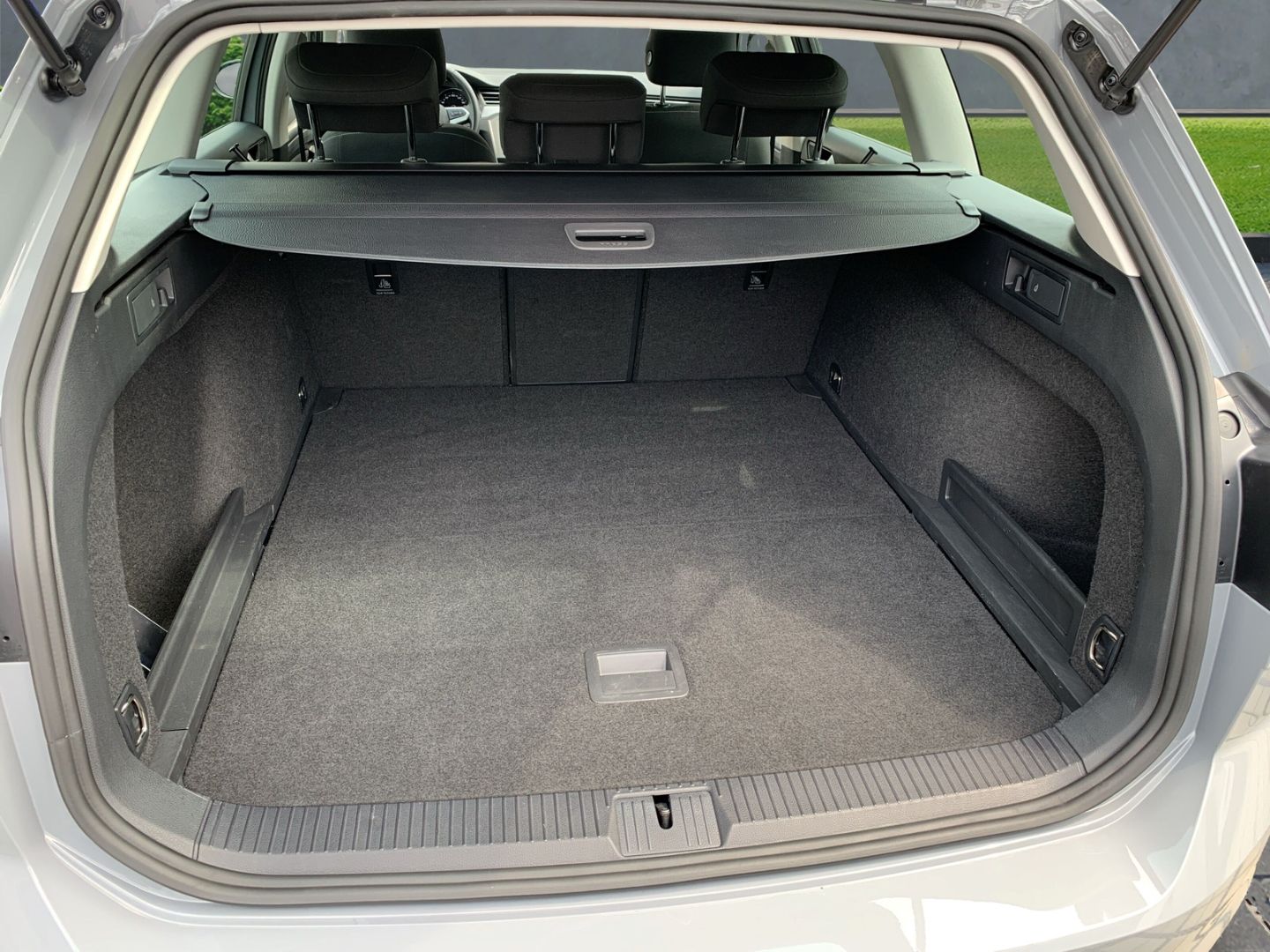 Volkswagen Passat Variant Conceptline 1.5 TSI - Samsaru's Car Outlet