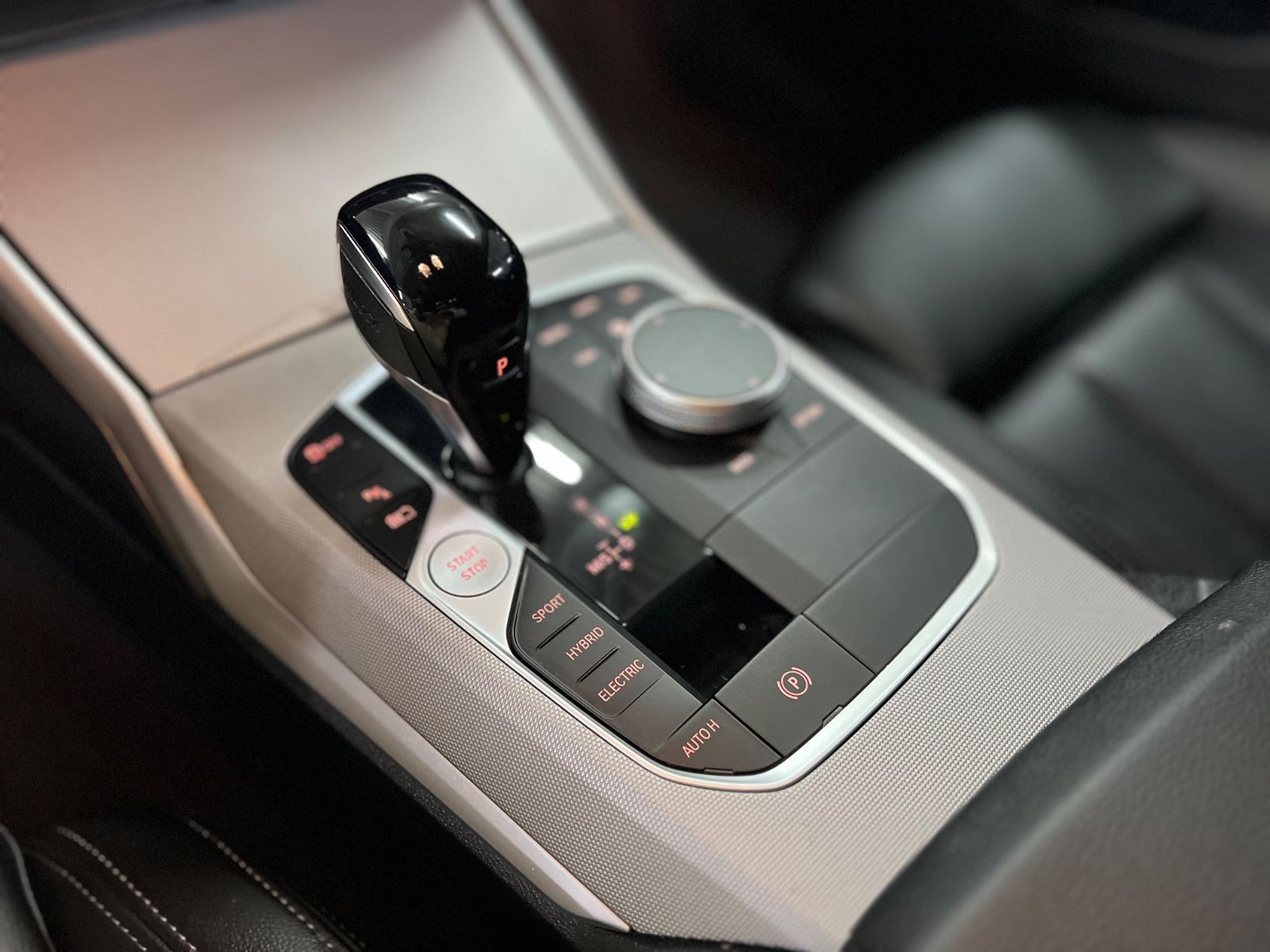 BMW 330 e Touring Advantage - Samsaru's Car Outlet