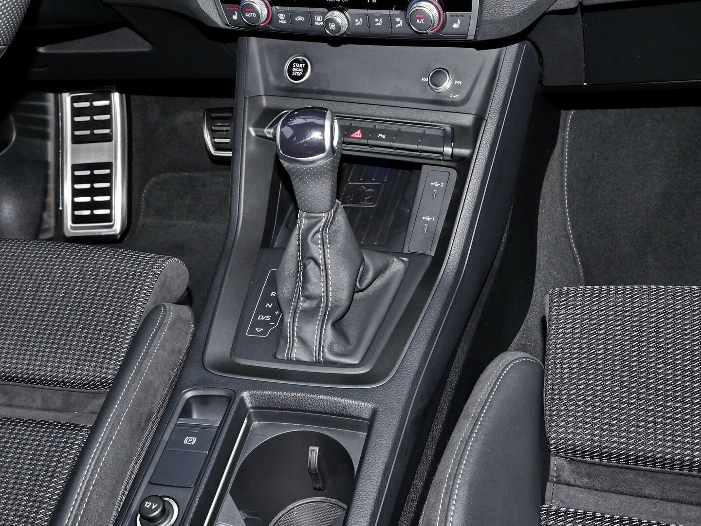 Audi Q3 45 TFSI quattro S line - Samsaru's Car Outlet